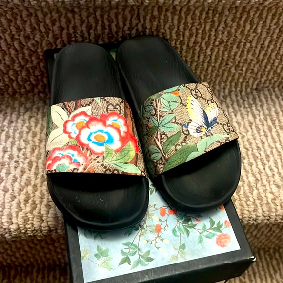 COPY - Gucci Tian Pusuit slide - Picture 2 of 8